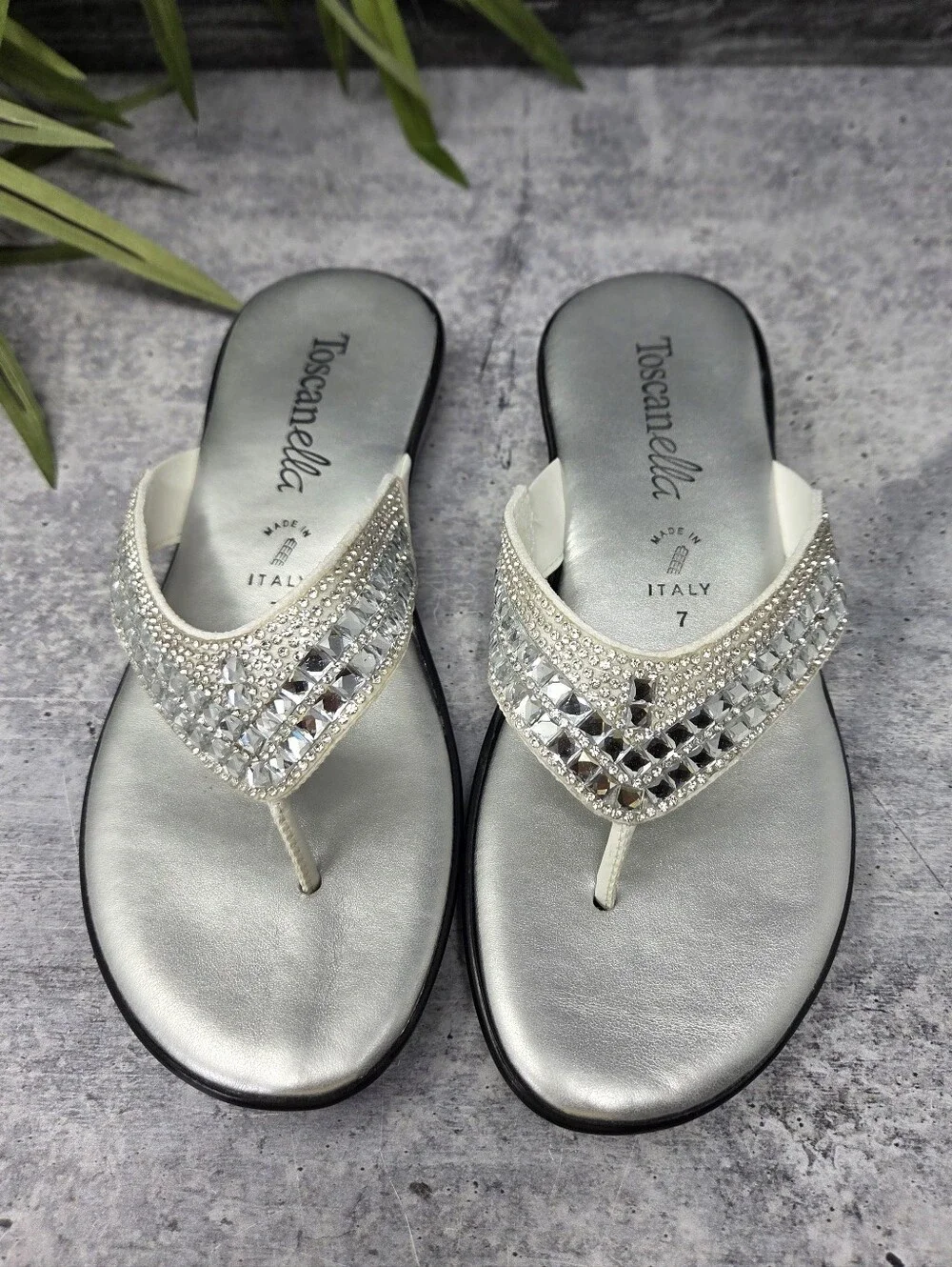 Toscanella Silver Metallic Jeweled Thong Sandals Flip Flops Size 7 - Picture 1 of 8
